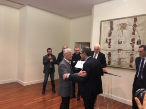 Rimessa di u premiu di u libru Rimessa di u premiu di u libru