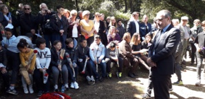 "A la mémoire de celles et ceux qui, dans la nuit de l'occupation, ont allumé une étincelle d'espoir"