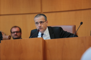 "U nostru mondu, oghje, l'arruinemu certe volte à nome di u prugressu" "U nostru mondu, oghje, l'arruinemu certe volte à nome di u prugressu"