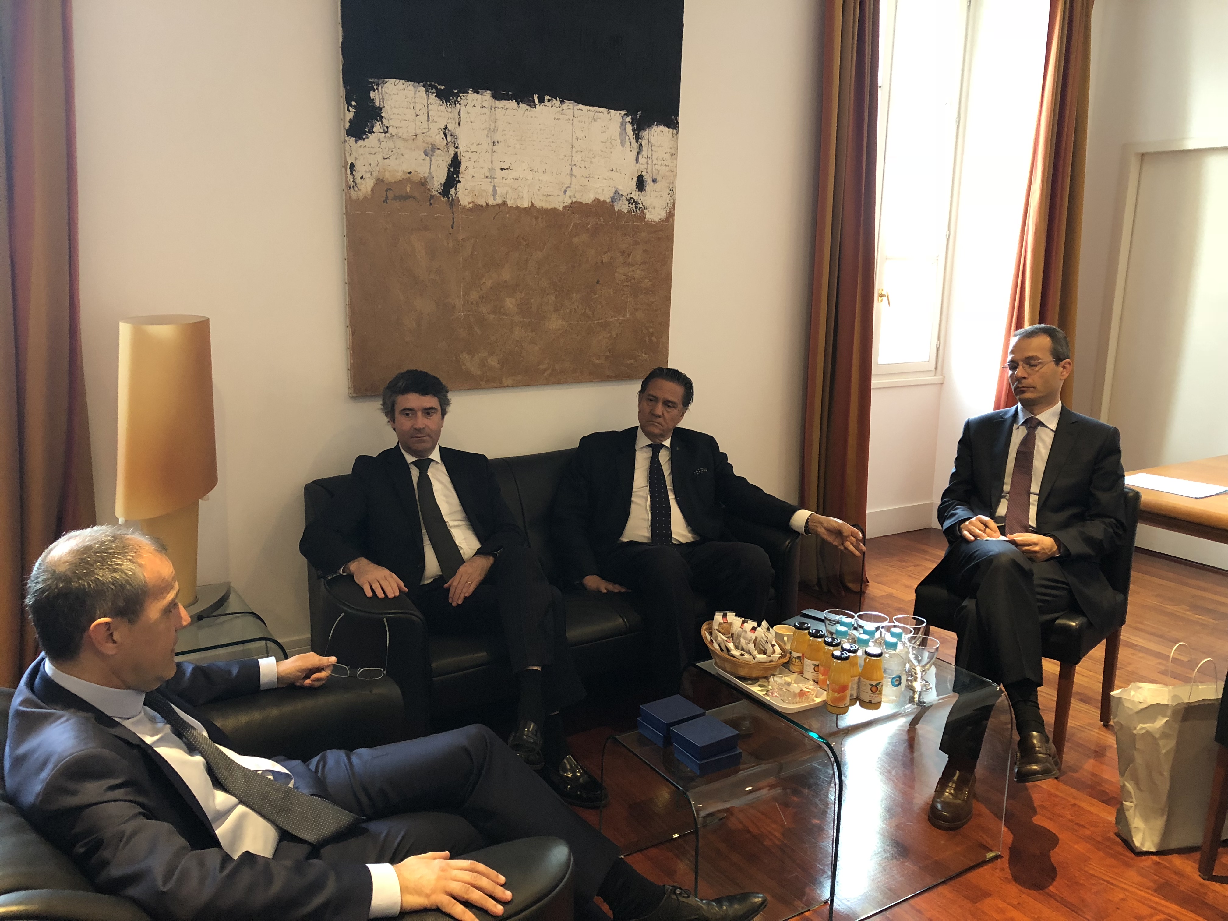 Entretien avec Monsieur José Luís Carneiro, secrétaire d'Etat aux Communautés Portugaises et Monsieur Jorge Torres Pereira, Ambassadeur du Portugal en France