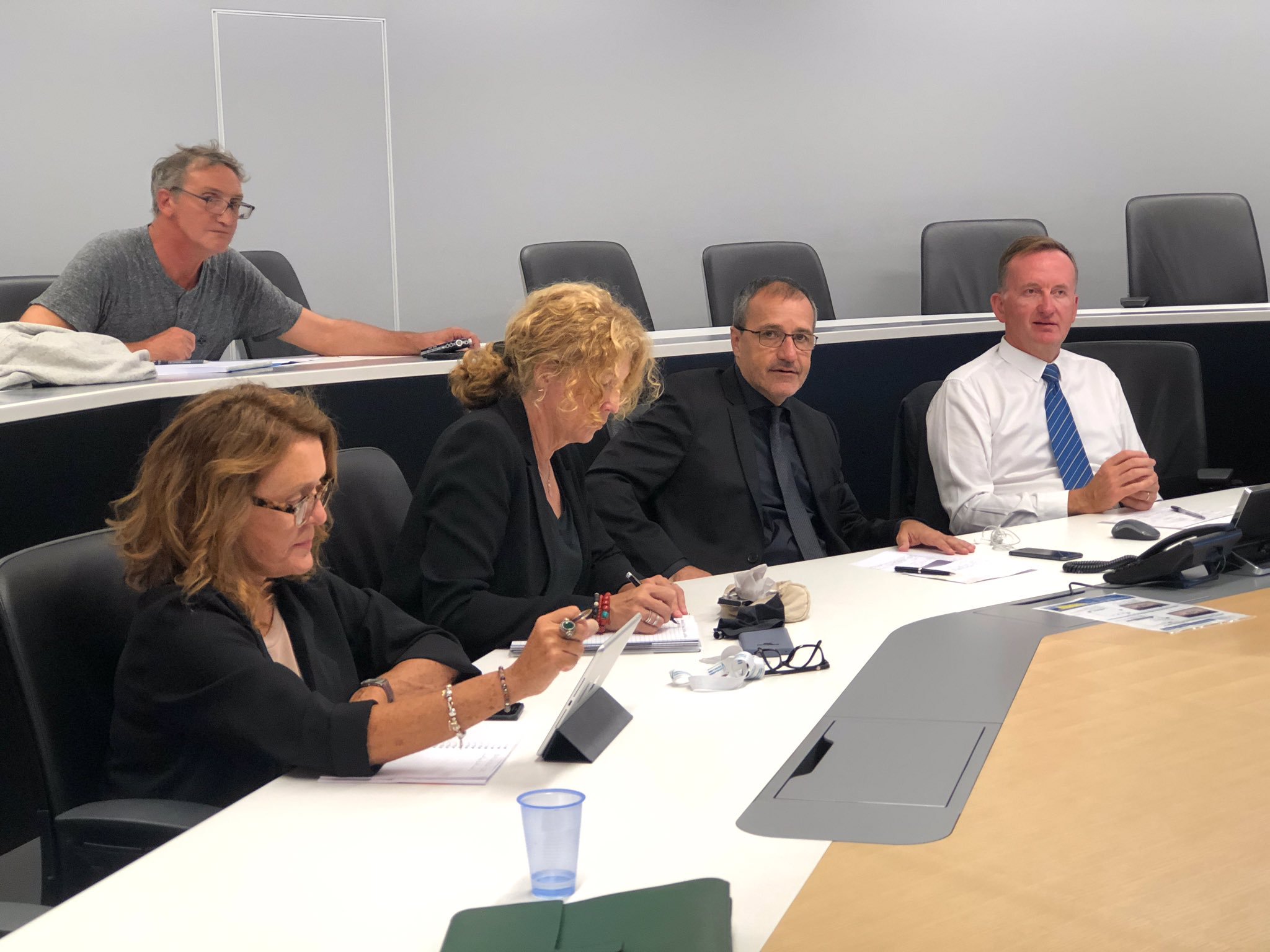 commission ad hoc relative à l'étude de la faisabilité d'un revenu de base  et à la possibilité d'en expérimenter la mise en oeuvre en Corse
