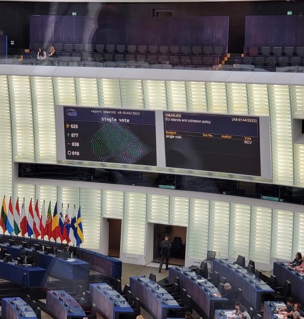 Adoption du rapport Omarjee sur les îles et la politique de cohésion - Intervention de la Présidente de l'Assemblée au Parlement Européen Adoption du rapport Omarjee sur les îles et la politique de cohésion - Intervention de la Présidente de l'Assemblée au Parlement Européen