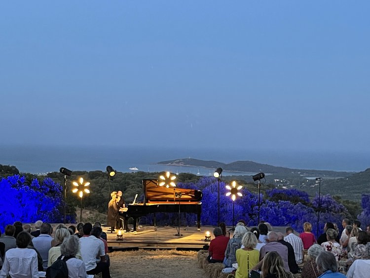 Festival "Opus Corsica" / Piano duo Jatekok & Danse avec Naïri Badal, Adelaïde Panaget (pianistes), Stéphanie Venturi et Delphine Nafteux (danseuses) - Domaine de Torraccia