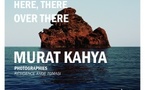Exposition de Murat Kahya, lauréat de la Bourse Ange Tomasi  "Just Arrived: Here, There, Over There"- Bibliothèque Universitaire - Corti