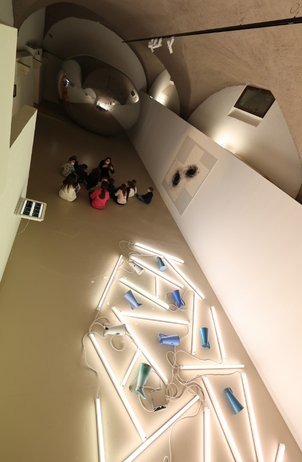 Retrouvez en images une action de médiation du FRAC Corsica autour de l'exposition « I’ve seen things you people wouldn’t believe » 