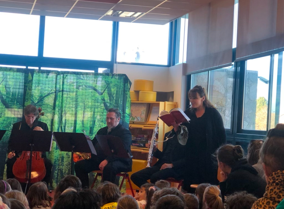 Retour en images du spectacle "Drôle de contes Maurice" avec Marie-Ange Paoletti (conteuse) et le Quintette improbable - Mediateca - A Ghisunaccia Retour en images du spectacle "Drôle de contes Maurice" avec Marie-Ange Paoletti (conteuse) et le Quintette improbable - Mediateca - A Ghisunaccia