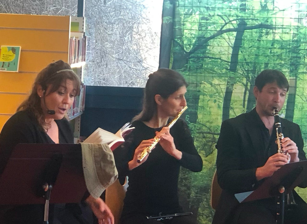 Retour en images du spectacle "Drôle de contes Maurice" avec Marie-Ange Paoletti (conteuse) et le Quintette improbable - Mediateca - A Ghisunaccia Retour en images du spectacle "Drôle de contes Maurice" avec Marie-Ange Paoletti (conteuse) et le Quintette improbable - Mediateca - A Ghisunaccia