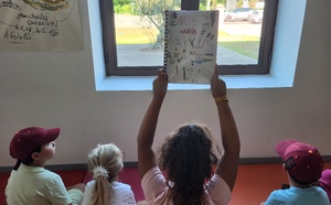 Attelli di scrittura cù i zitelli di a scola di Fulelli