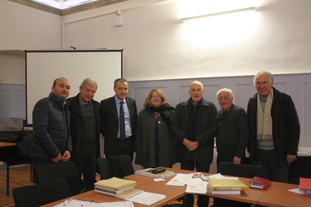 Ingiru à u Presidente di a Cummissione Literatura, Ghjuvan Guidu Talamoni, i membri di a ghjuria di i Premii di u libru di a CTC Ingiru à u Presidente di a Cummissione Literatura, Ghjuvan Guidu Talamoni, i membri di a ghjuria di i Premii di u libru di a CTC