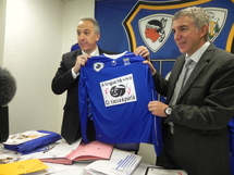 Adesione di u SCB à a Cartula di a lingua corsa Sabbatuu 12 diferraghju - 8ore disera Furiani - Stadiu Armand Cesari Adesione di u SCB à a Cartula di a lingua corsa Sabbatuu 12 diferraghju - 8ore disera Furiani - Stadiu Armand Cesari