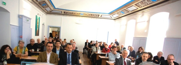 I Membri di u Cunsigliu di a lingua corsa in a sala Simon'Ghjuvanni Vinciguerra I Membri di u Cunsigliu di a lingua corsa in a sala Simon'Ghjuvanni Vinciguerra