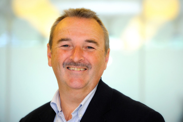 Garffild Lloyd Lewis, Direttore di a cummunicazione di u canale S4C Garffild Lloyd Lewis, Direttore di a cummunicazione di u canale S4C