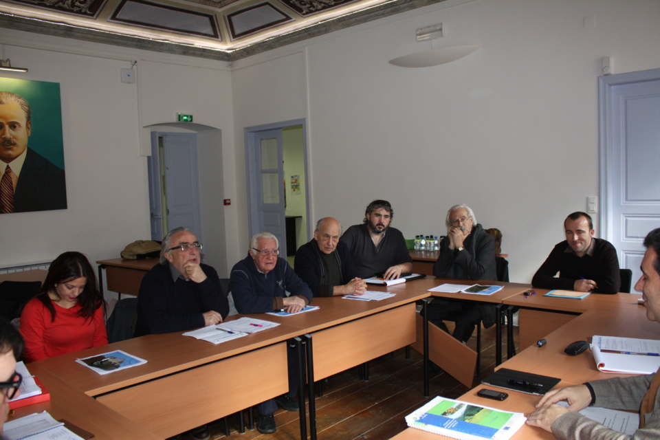 i socii di a Cummissione "Lingua corsa in i media" i socii di a Cummissione "Lingua corsa in i media"