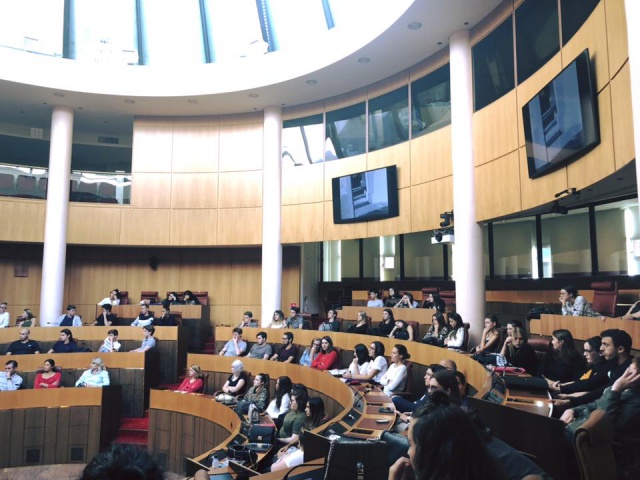 Projection du film Casabianca dans l’Hémicycle de l’Assemblée de Corse à Ajaccio pour les élèves du Lycée Fesch.
Projection du film Casabianca dans l’Hémicycle de l’Assemblée de Corse à Ajaccio pour les élèves du Lycée Fesch.