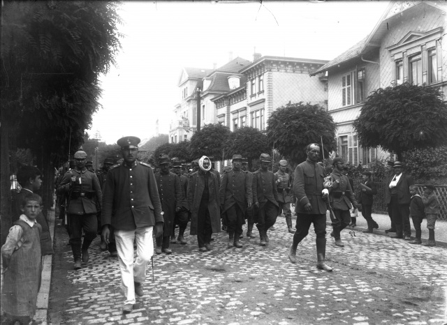 Marche de prisonniers français à Ohrduf