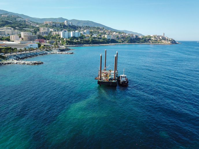 Visita di a barga di sundagi geutecnichi pè u futuru portu di Bastia Visita di a barga di sundagi geutecnichi pè u futuru portu di Bastia
