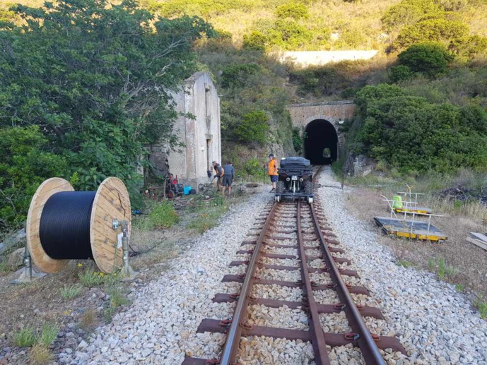 Sparghjera di a fibra - Les travaux de déploiement de la fibre optique s’accélèrent sur le réseau Corsica Fibra Sparghjera di a fibra - Les travaux de déploiement de la fibre optique s’accélèrent sur le réseau Corsica Fibra