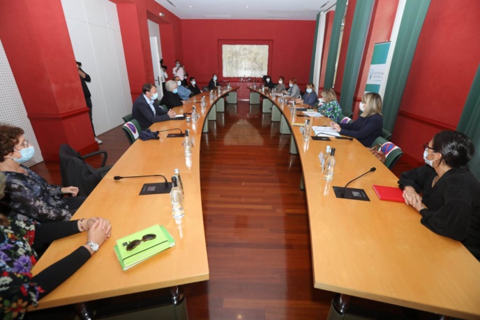 Sustegnu à prò di l’aiuti famigliari nantu à u territoriu di Corsica Sustegnu à prò di l’aiuti famigliari nantu à u territoriu di Corsica