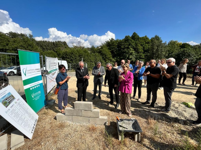 Pose de la première pierre de la résidence autonomie de Corti Pose de la première pierre de la résidence autonomie de Corti