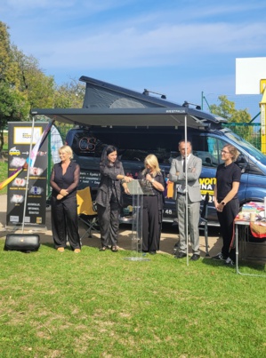 Inauguration du Van "En voiture Nina et Simon.e.s" Inauguration du Van "En voiture Nina et Simon.e.s"