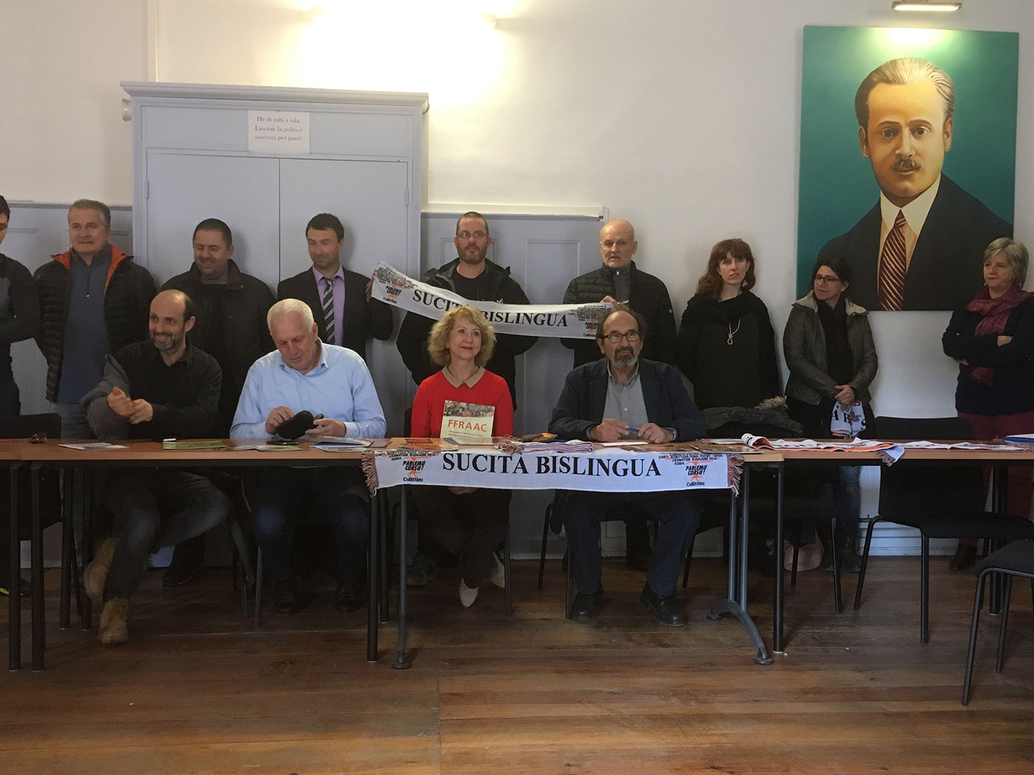 Firma di a Cartula di a Lingua Corsa da a Federazioni di i fieri rurali agriculi è artigianali di Corsica marcuri u 14 di marzu di u 2018 sala Simon’ Ghjuvanni Vinciguerra, Cunsigliu di a lingua corsa 